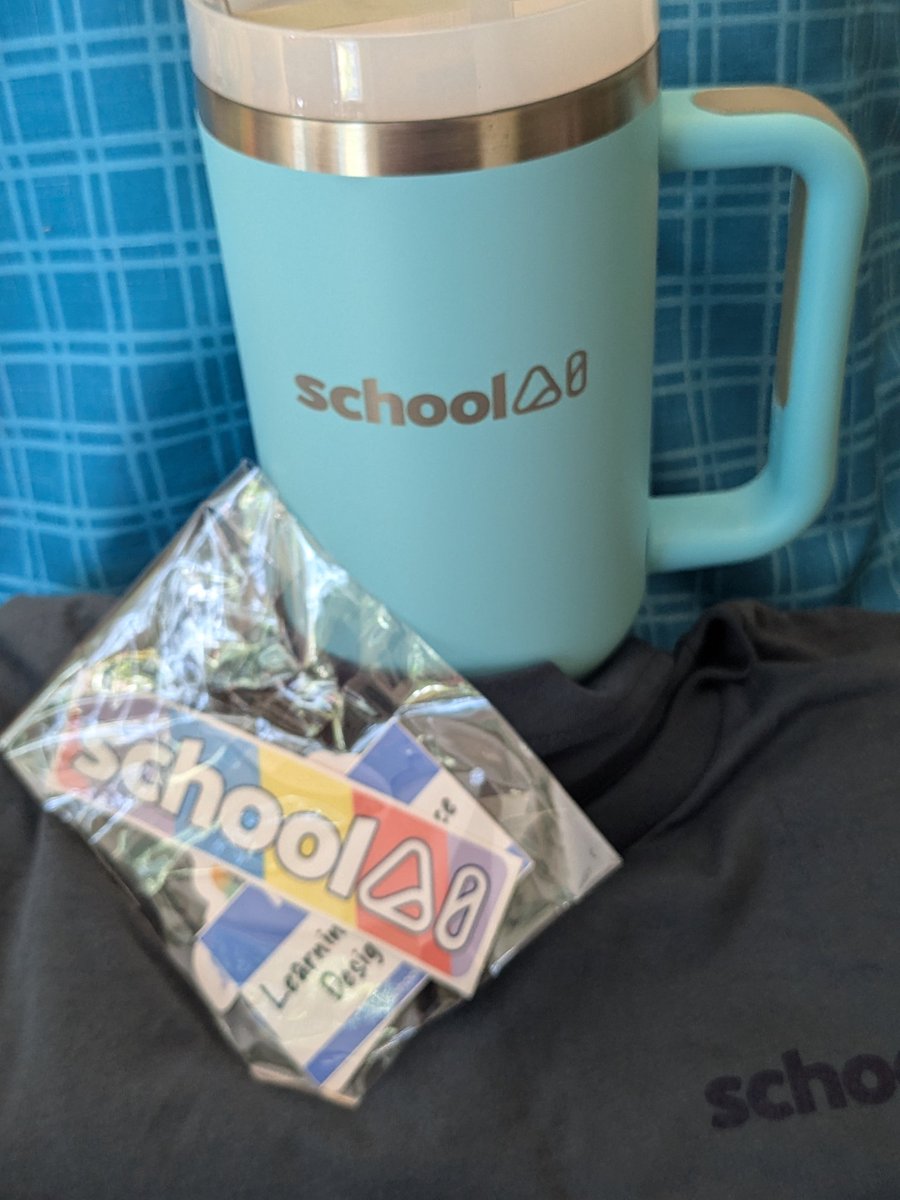 Thank you <a href="/GetSchoolAI/">SchoolAI</a> for the subscription and swag! So glad I won at #istelive24 <a href="/themerrillsedu/">themerrillsedu 👓👗💚 #interACTIVEclass</a> !