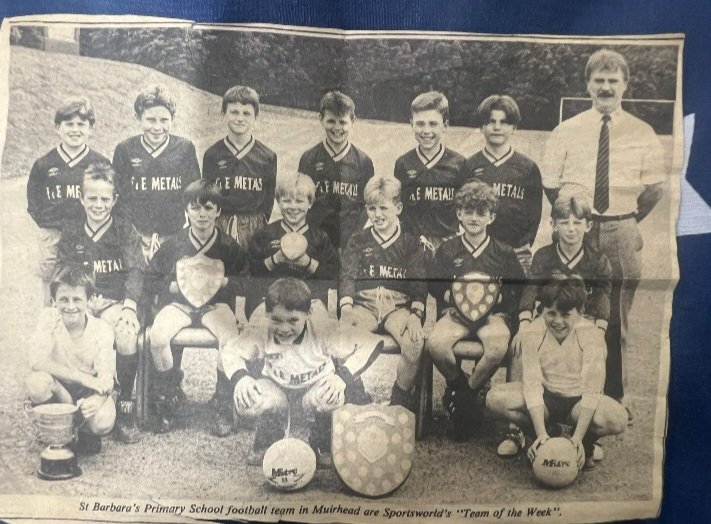 Michael16535046's tweet photo. @St_BarbarasPS 

St Barbara's 1990/91 football team. Won 5 trophies. 
Won every tournament entered.
Won every game that season. 

McMahon,Crawford McILinden, McManus,Yuill,Veldon, Gerry Yuill 

McChord, Ritchie, Zokas, Savage, Blair, T Dinardo

K Kiernan,  A McDougall, D Docherty https://t.co/HbAG8CsOMV