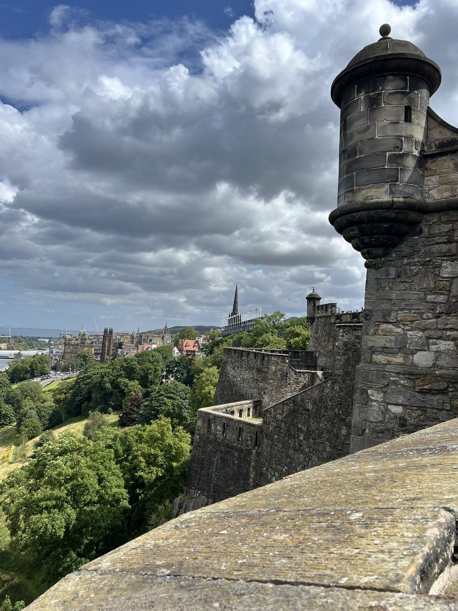 Tonight, I am honoured to take the salute at the Royal Edinburgh Military Tattoo, at the invitation of <a href="/EdinburghTattoo/">Edinburgh Tattoo</a> 

Can’t wait!!!!!!!!!!!