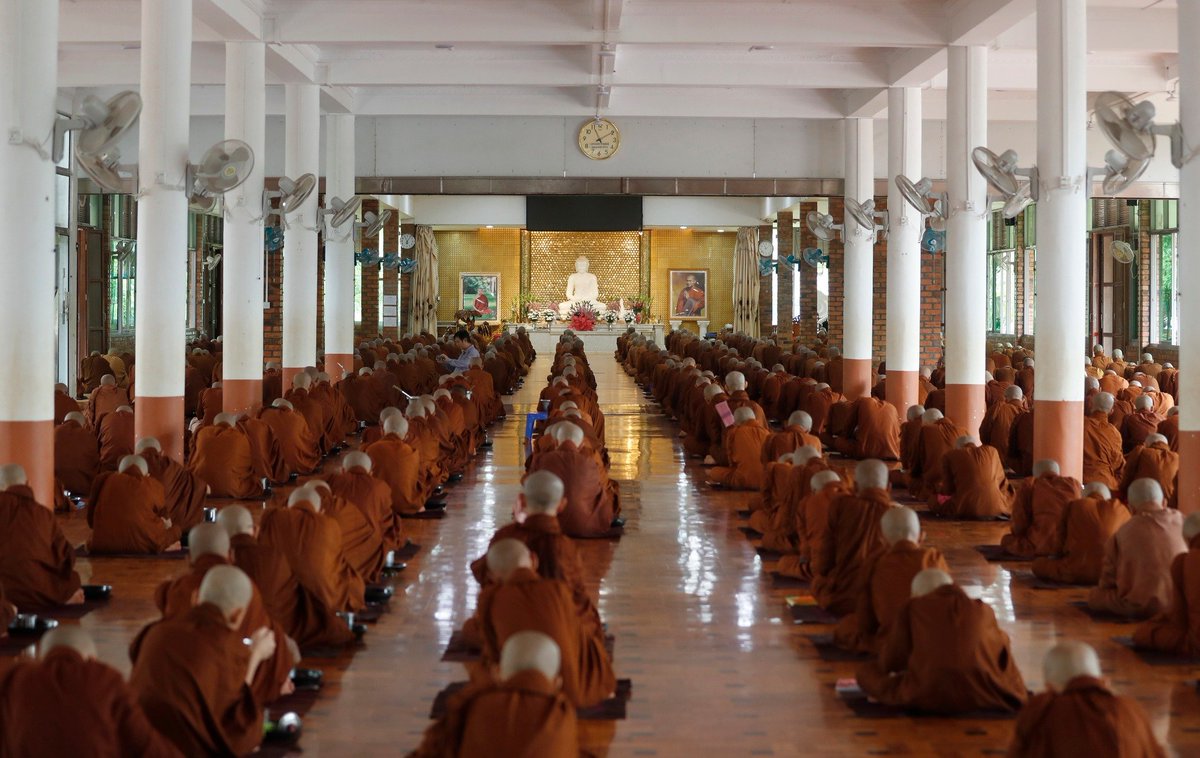 MizzimaNews's tweet photo. #Myanmar's #MahaVihara monastery during #Buddhist #lent https://t.co/50kSz0W7f2