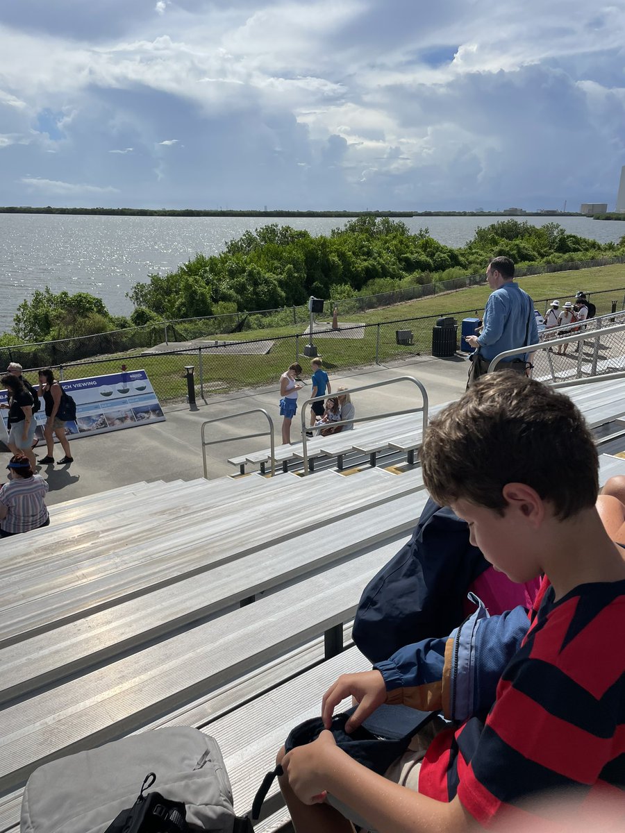 stefaandupre's tweet image. Waar was je toen Evenepoel goud pakte? 
Zaten helemaal klaar voor een @SpaceX launch op Kennedy Space center…en toen werd hij een uur voor de lancering alsnog afgelast 😭 #bummer #OlympicGames