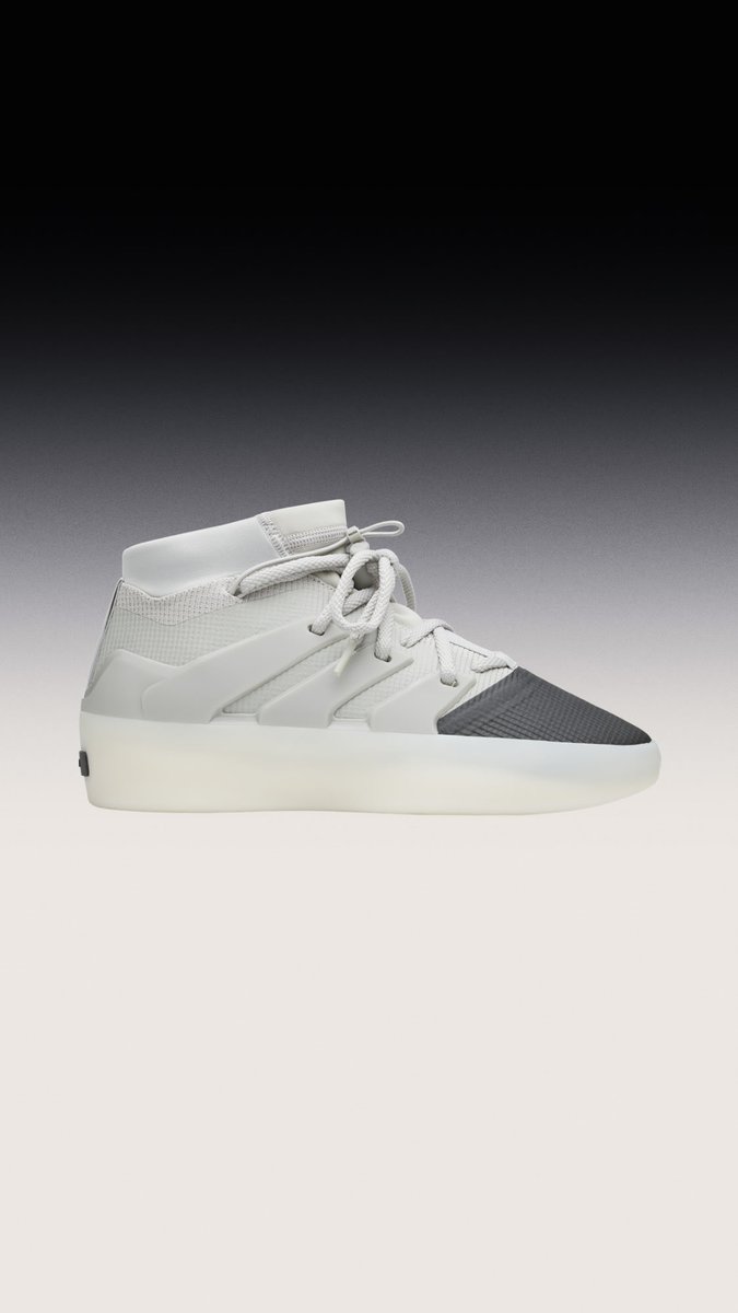 GLASSCITY_AL_V's tweet photo. CONFIRMED. I got the Fear of God Athletics Basketball. #adidasconfirmed https://t.co/9rrw6alqNX https://t.co/UnIaIKlZAR