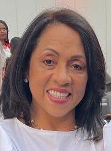 🇨🇴SARGENTO DEL EJÉRCITO NACIONAL DE COLOMBIA🇨🇴 (@sargentochala) on Twitter photo Sería bueno preguntarle a este par de señoras, la Senadora <a href="/MariaFdaCabal/">María Fernanda Cabal</a> y la representante <a href="/CastilloMarelen/">Marelen Castillo</a>, por qué son de los pocos congresistas que siguen recibiendo el bono de combustible por parte de la <a href="/UNPColombia/">Unidad Nacional de Protección, UNP.</a> para tanquear sus vehículos. La gran mayoría de Sería bueno preguntarle a este par de señoras, la Senadora <a href="/MariaFdaCabal/">María Fernanda Cabal</a> y la representante <a href="/CastilloMarelen/">Marelen Castillo</a>, por qué son de los pocos congresistas que siguen recibiendo el bono de combustible por parte de la <a href="/UNPColombia/">Unidad Nacional de Protección, UNP.</a> para tanquear sus vehículos. La gran mayoría de