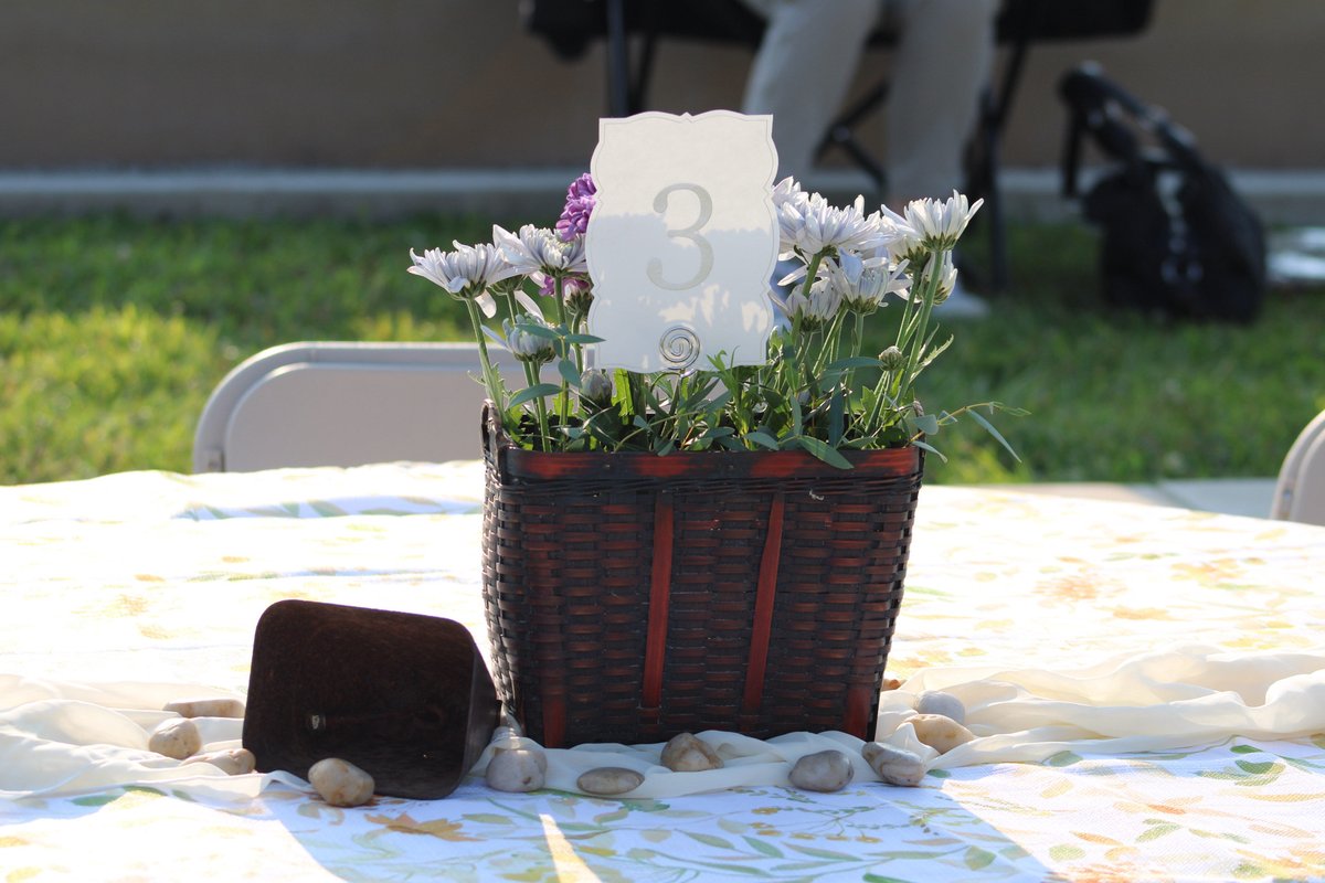 Special #shoutout to Flower Boys for gifting Indy Shakes flowers to beautifully dress our VIP Tables! It’s just what we needed to spruce up the vibe!

Photography by Nia Townsend.

#indyshakes #viptables #theaterforourcity #flowerboys #riverside