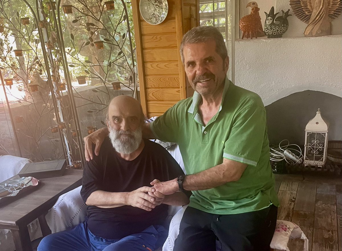 Feridun_Bahsi's tweet photo. Bu fotoğraflar, yarım asra yaklaşan güzel ve üst bir dostluğun fotoğraflarıdır.
Değerli dost, #Türkçü, #GökDevrimci mücadele ve fikir insanı okul arkadaşım #CemalDönmezer’i ziyaret ettim.
Her zamanki gibi vaktin nasıl geçtiğini anlamadık.
İyi ki varsın değerli dost.
Var olasın… https://t.co/tLorJzVdhr