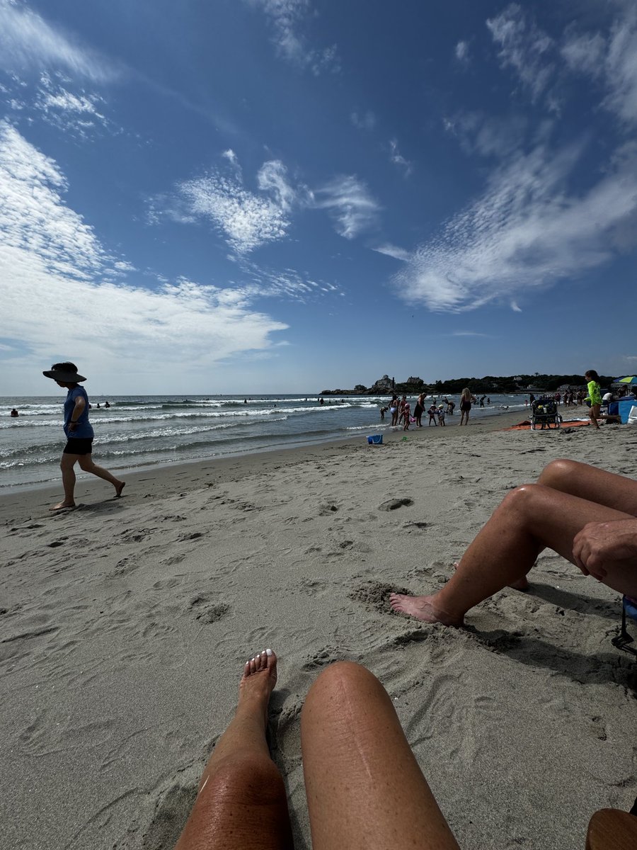 Kodiva22's tweet photo. trying to escape the heat….. #GoodHarbor https://t.co/ZbzYNuu4Be