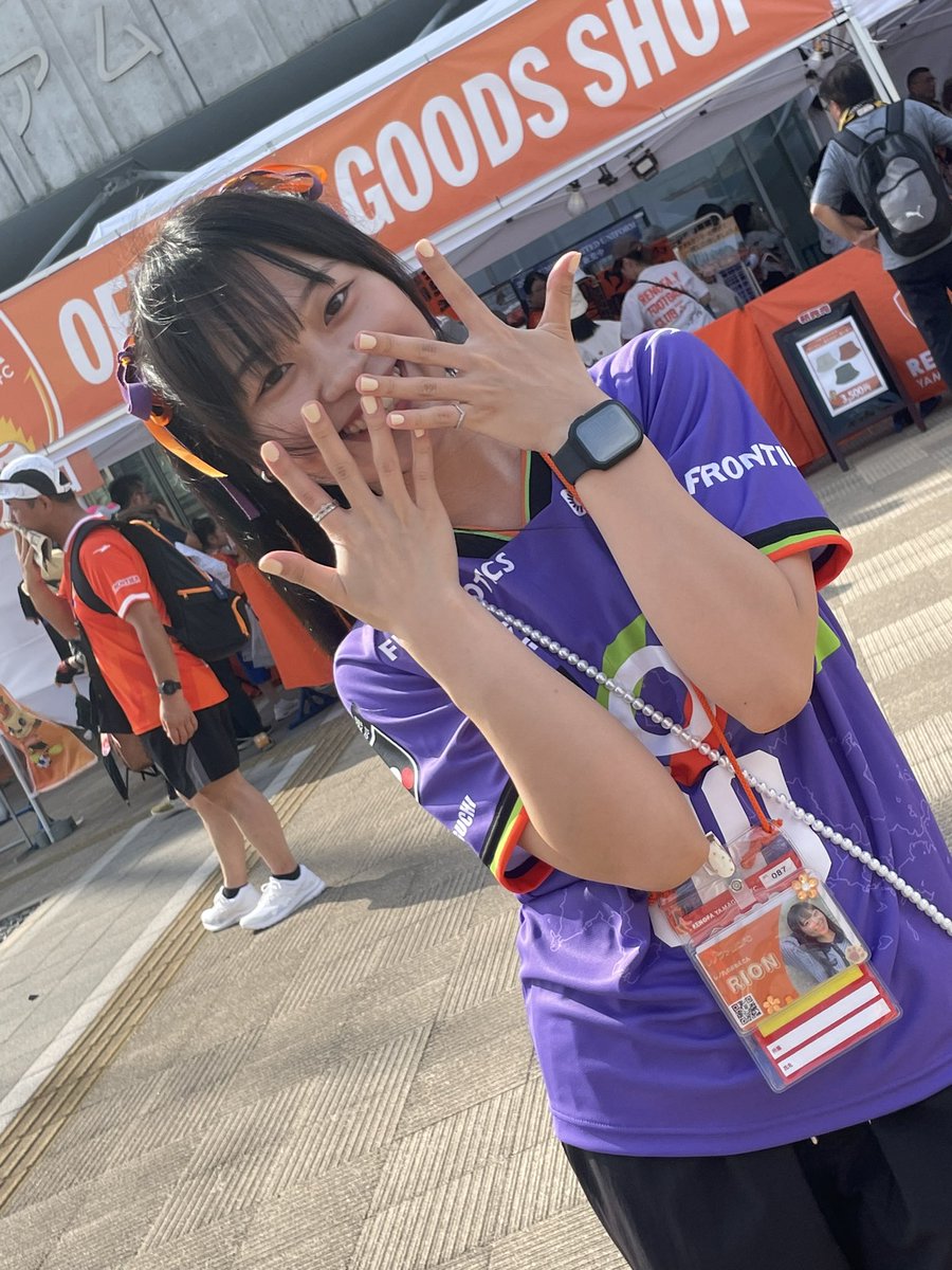 pleasure140's tweet photo. レノファ山口勝利と1万人達成嬉しい☺️
エヴァンゲリオン×レノファ山口コラボユニフォーム悩んでたけど買いました。
あっ、RIONさんと2ショット撮りたかったなぁ
EVANGE. RION発進✌️✌️
#Vivid!!ポーズ
#EVANGE. RION
#RION
#レノ丸のお姉さん https://t.co/CP4GvRrhZw