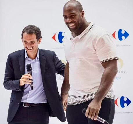 Leclerc_MEL's tweet image. Or mérité pour Teddy Riner👌et médaille d'or aussi pour mon compétiteur Alexandre Bompard, PDG de Carrefour ! 😉 Il a su promouvoir Teddy en capitaine d'une équipe d'athlètes emblématiques de son partenariat #Paris2024... Chapeau mon concurrent !🤗