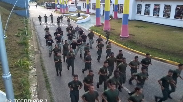 CM_REDICAPITAL's tweet photo. El @MiliciaMirandaM conmemoró el Día de la Bandera Nacional con un Trote Militar de Rajucho y un Conversatorio Patriótico en el "Fuerte Guaicaipuro", donde se reunieron las Unidades militares de los Valles del Tuy. ¡Honor y lealtad a nuestra querida Bandera de Venezuela! 🇻🇪 https://t.co/F1VdaVOn4m