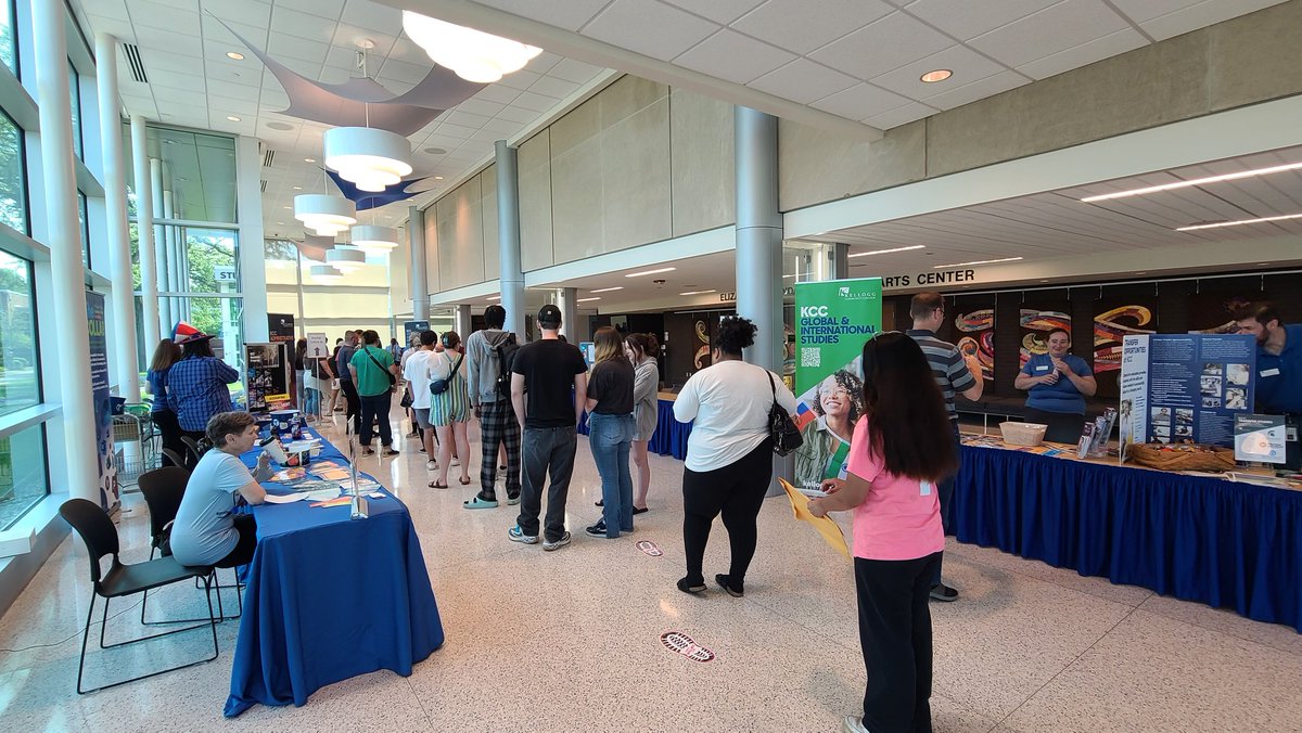 PWatsonII's tweet photo. The line might look long...but it's moving. @Kellogg_CC opportunities open doors. #WatsUpAtKCC https://t.co/QZrb5AZzRO