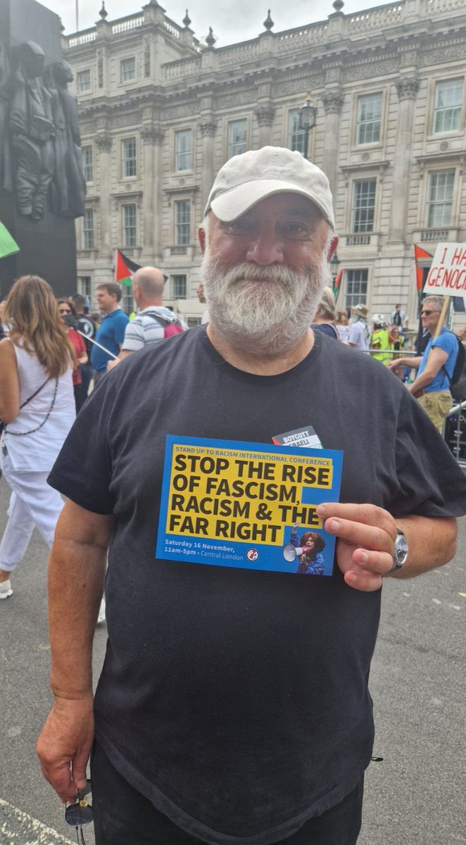 Brilliant to have support of the great Alexi Sayle for <a href="/AntiRacismDay/">Stand Up To Racism</a> today!
He said he was "really proud of Liverpool for yesterday &amp; today"!
<a href="/LouiseRawAuthor/">.</a>
<a href="/lmhrnational/">Love Music Hate Racism</a> <a href="/MichaelRosenYes/">Michael Rosen 💙💙🎓🎓 NICE 爷爷</a>