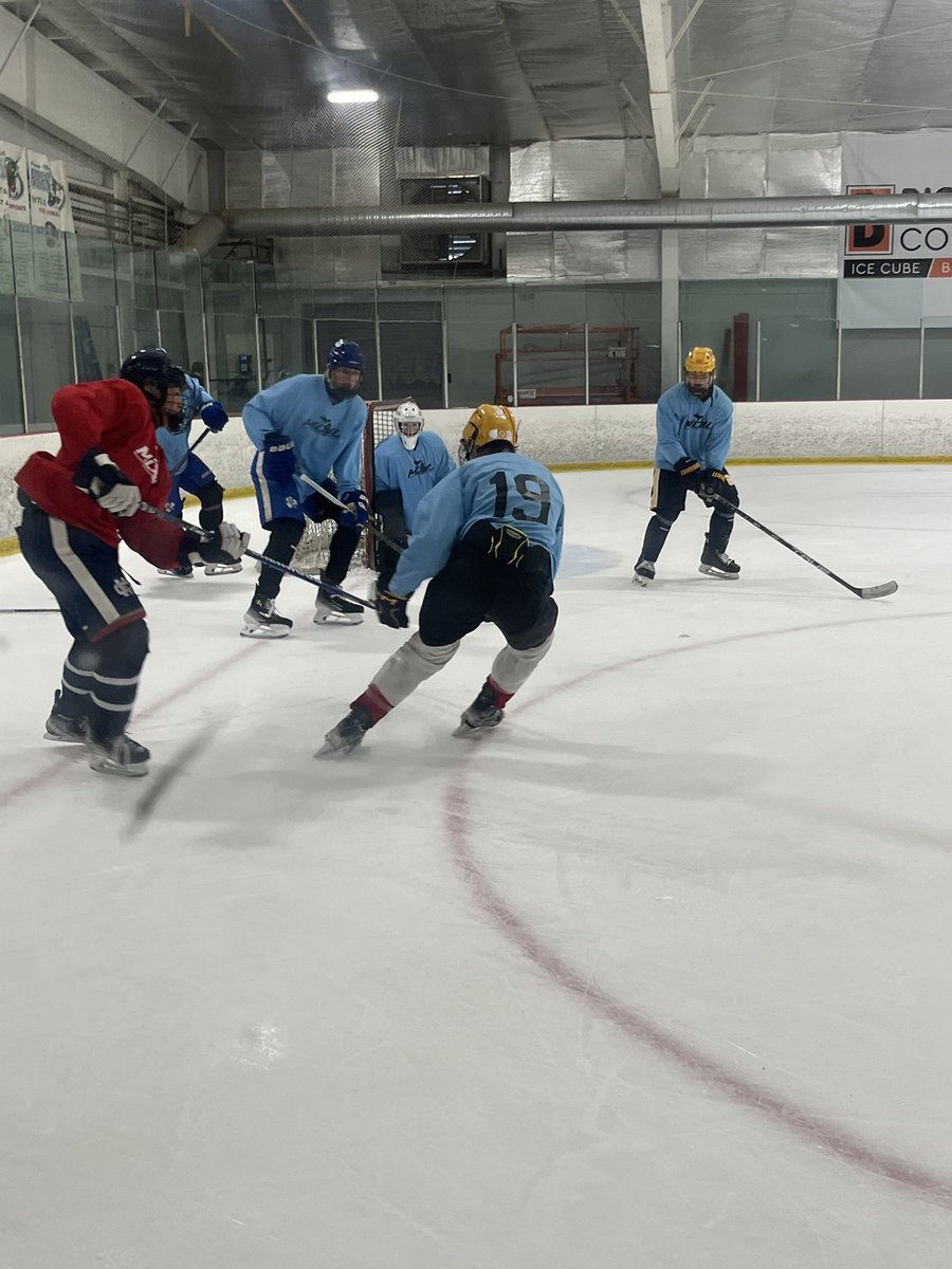Stream_Cortex's tweet photo. Game #2 Light Blue vs Red, showcasing some serious talent!
@MDHLhockey @statechampsmich @MHSAA https://t.co/0JHktls4Wy
