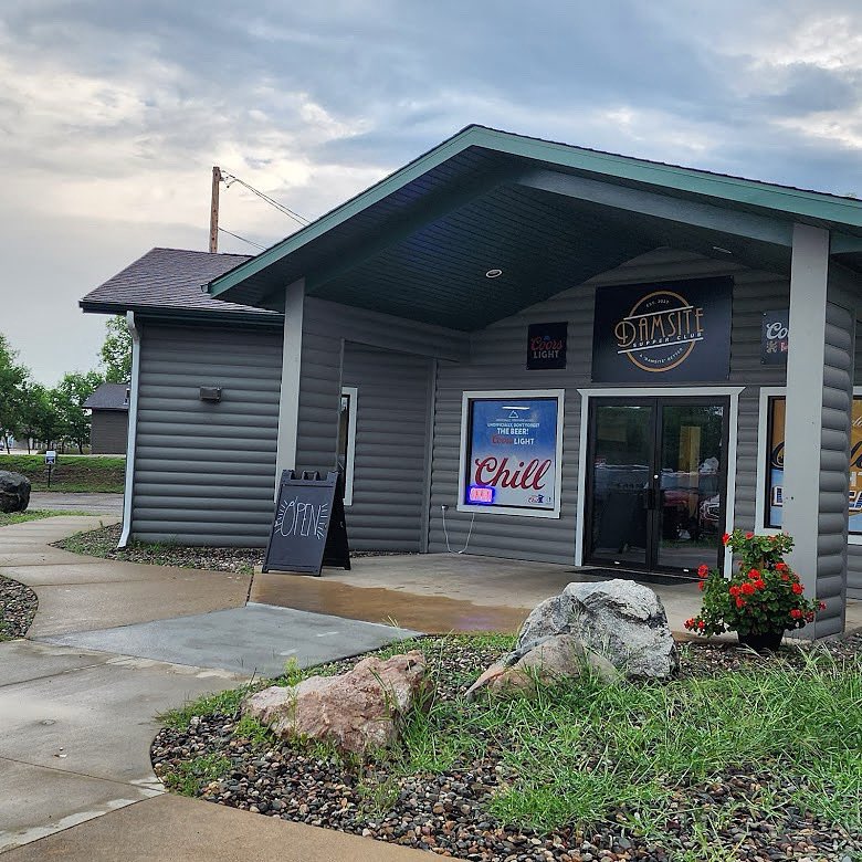 BrainerdMen's tweet photo. We get to play at the Damsite Supper Club in beautiful downtown Pine River tonight. Music starts at 7pm! Bring some friends out for a fun evening! #livemusic 🎙️🥁🎸🎶🎹 https://t.co/NXp0jz6fzY