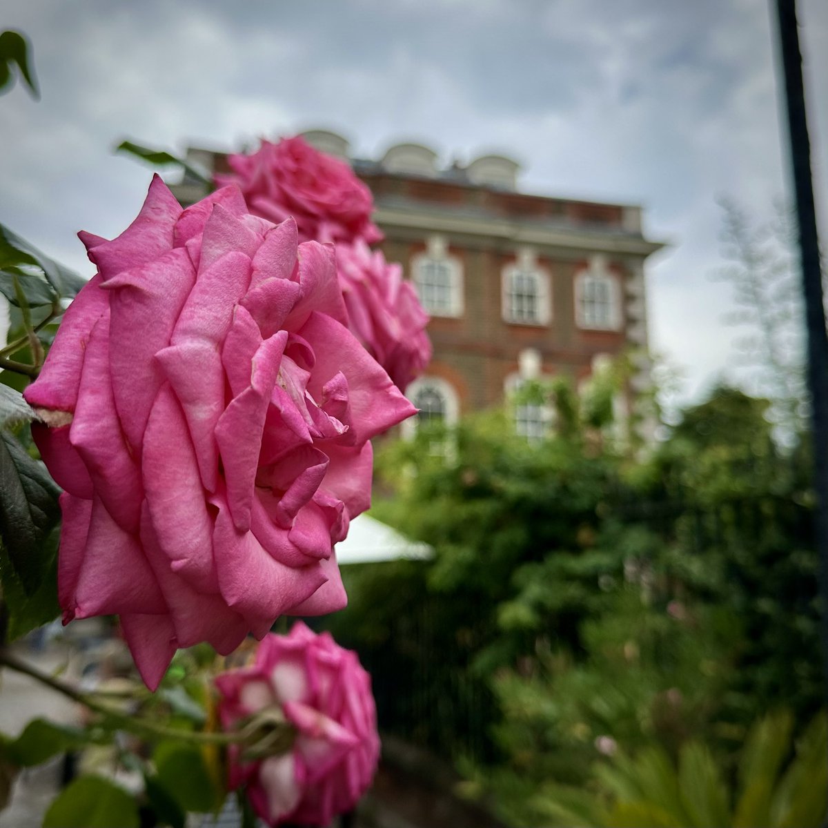 AndyAchilleos's tweet photo. Lovely afternoon at @RainhamHallNT where they have loads of fun @Olympics themed activities for kids. Also a new exhibition “#Rainham Voices: Women of Steel”.

@nationaltrust have done a fantastic job turning the hall into an interactive destination for local families. https://t.co/N4cSQ6doGP