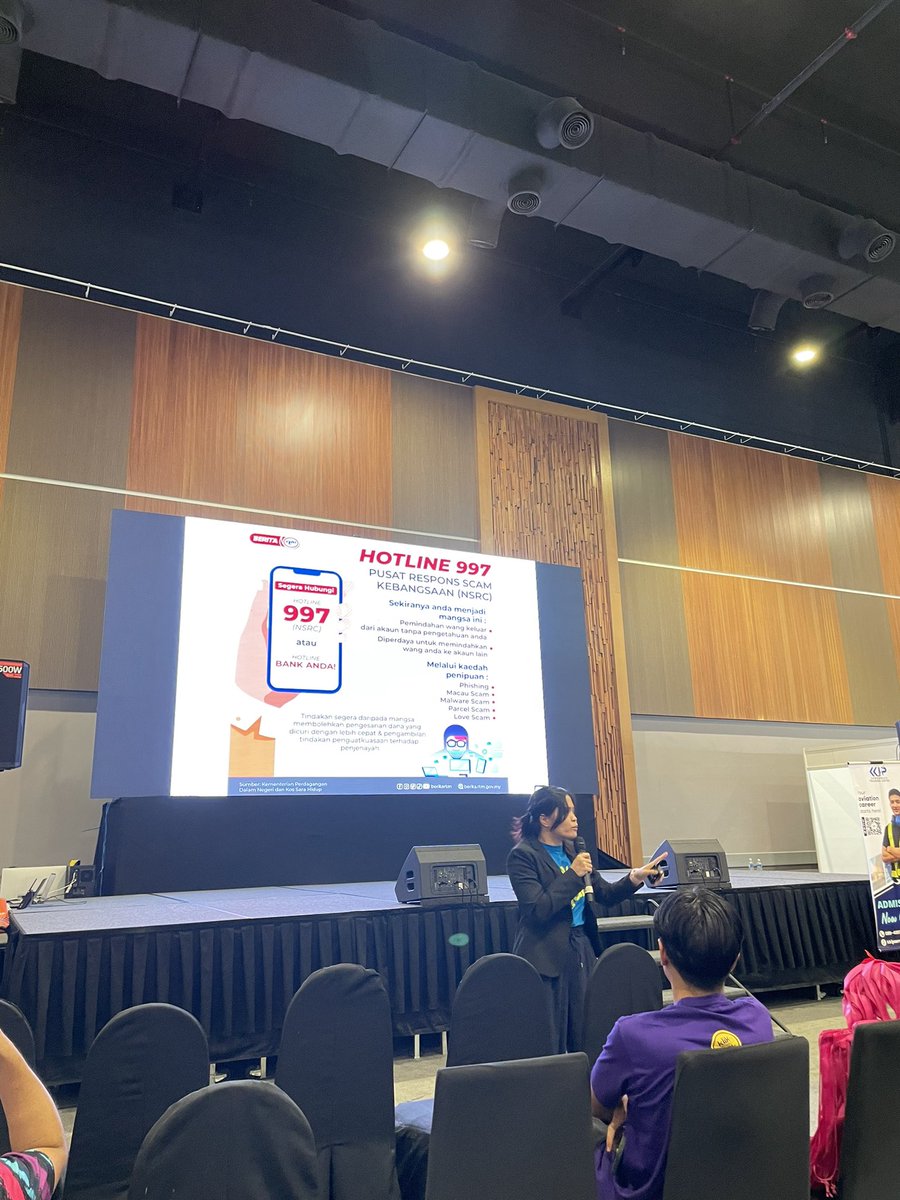 yogesnsamy's tweet photo. @meinmokhtar Call 997, sebaik-baiknya dalam masa 24 jam kejadian. Baru dengar ceramah from @MCMC_RASMI hari ni dan tahu ada nombor ni. https://t.co/RJu3N8JcOG