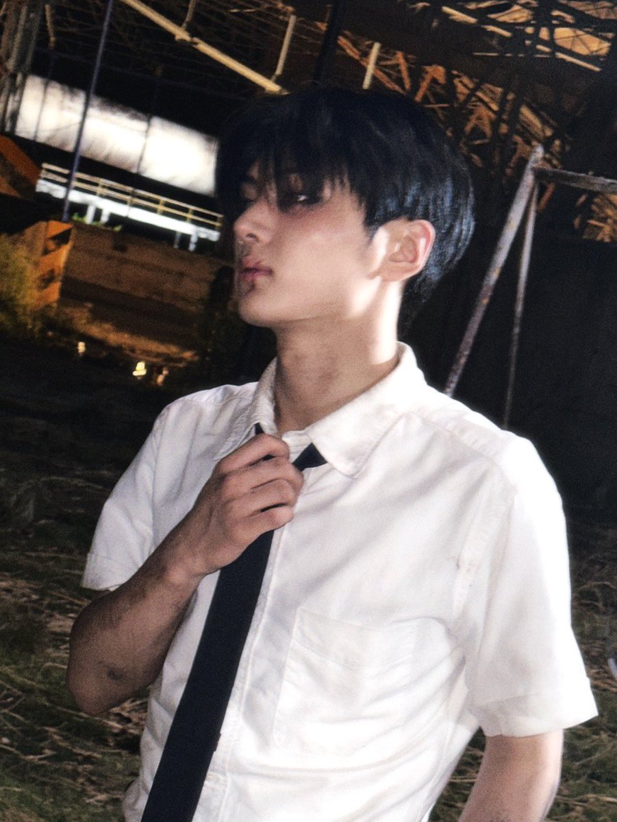 mainlyjay's tweet photo. im on my knees https://t.co/5M815km1eA