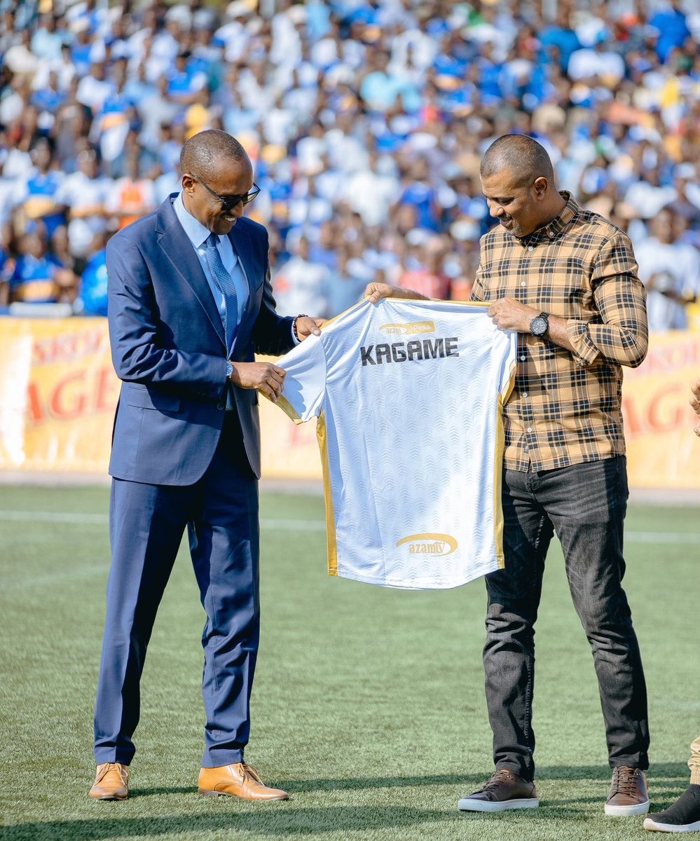 uwimaclarisse's tweet photo. Uwayezu Jean Fidele mu kazi kose 🔥🔥
Uyu munsi kuri #RayonSportsday yakiriye uyu mwambaro awuhawe n’umuyobozi wa AZAM FC .
Rayon cyakoza irategura pe!
@betPawaRW
#GoldenKTechnology https://t.co/FWRspqWGC6