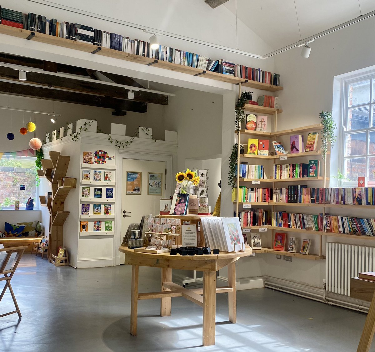 suziemcw's tweet photo. An afternoon of volunteering @thereaderorg bookshop. A few snaps while it’s quiet! https://t.co/z6XTggKuH0