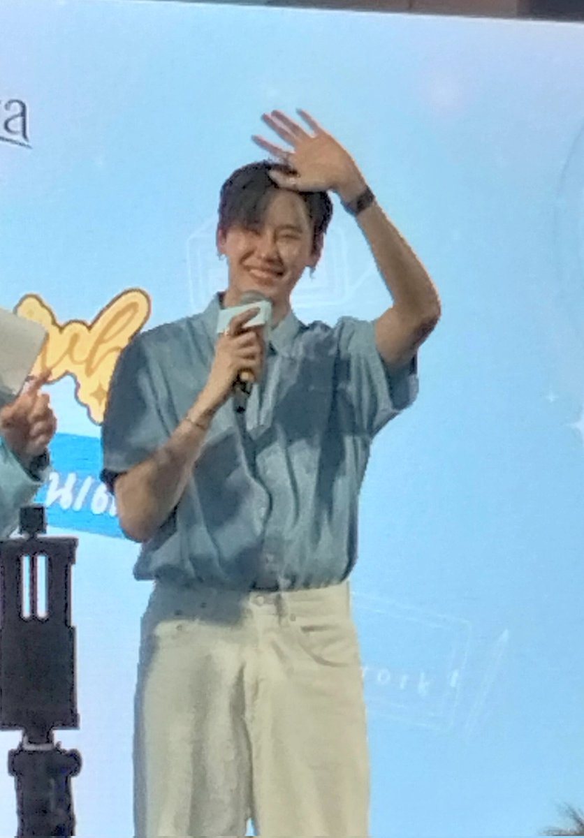 ชอบภาพนี้ที่สุดมีกำลังใจในการเรียนและ แต่กล้องไม่ชัดเลยย ไว้เดี๋ยวรอบหน้าขอแก้ตัวใหม่😭

#bb0un
#BifestaxBoun