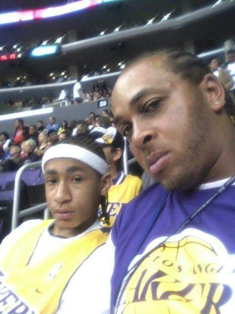 og_sin's tweet image. Let's show our @Lakers pride by wearing our gear to the game! Let's fill the stadium with team colors and make it a sea of purple and gold. We can demonstrate our support and enthusiasm as fans. Let's make it a memorable experience!
It's time to gear up, @LakersNation Nation!