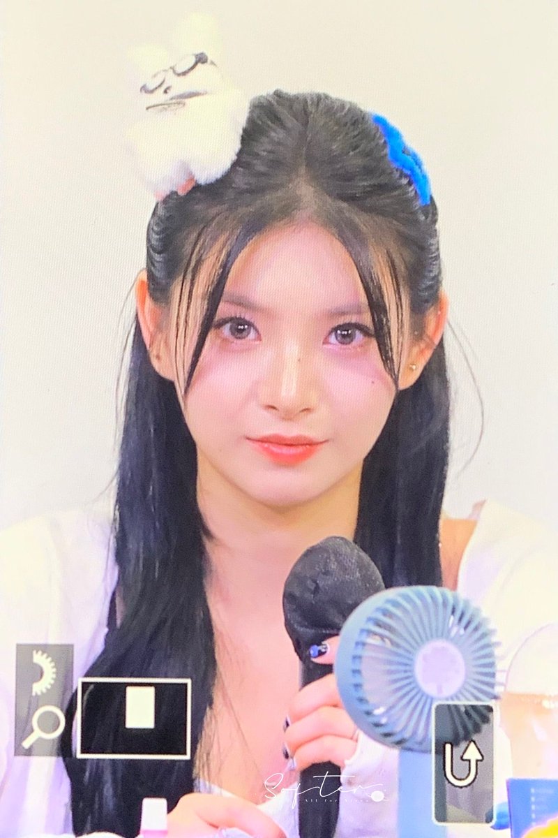 240803 pre
공주님... 
#YIREN #王怡人 #怡人 #이런 #왕이런 
#에버글로우 #EVERGLOW