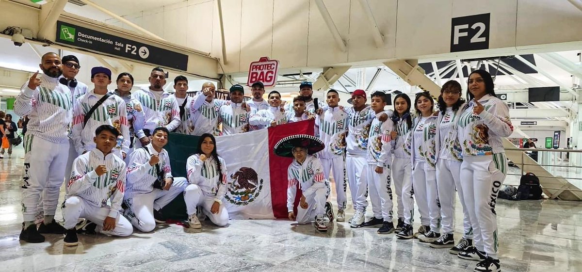 BodyAdvancemx's tweet photo. Siempre es un gusto formar parte del Equipo de los Mejores Atletas de México 👨🏻‍⚕️🇲🇽🌍🇦🇪
.
.
.
.
.
#mx #seleccionMx #AbuDhabi #Mundial #mma https://t.co/PCKqjhQGLS