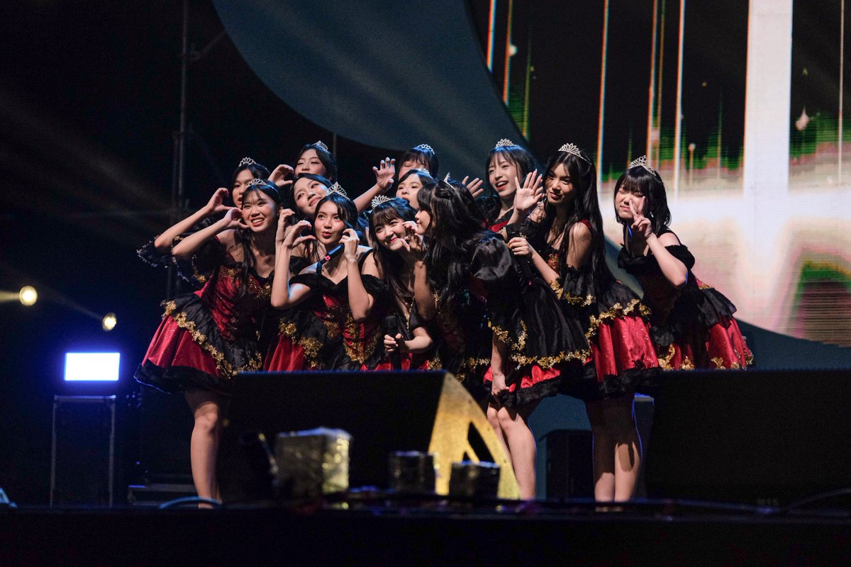 JKT48 @ Social Chic 2024

Group shot 🫶🔴