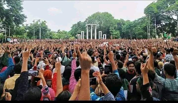 WhatthehellNaS's tweet photo. সহস্র তর্জনীর গর্জন-১ দফা☝️

#StepDownHasina 
#SaveBangladeshiStudents 
#StudentsUnderAttackInBangladesh
#StopKillingStudents
#JulyMassacre https://t.co/pmaJgvGzou