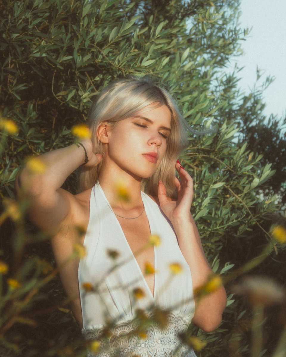 EuQuaresma's tweet photo. Nature Dreamy Glow Photoshoot w/ @ugniaa
.
.
.
#nature #portraitphotography #photography #photoshoot #naturephotoshoot #lightroom #canon #canonphotography #woman #model #modeling #fashion #dreamy #whitedress #blonde #fyp #fypシ #fypage https://t.co/xpptHnX6iL