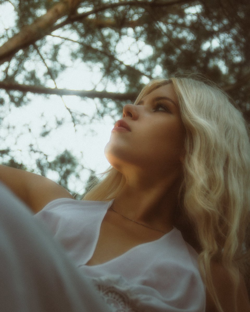 EuQuaresma's tweet photo. Nature Dreamy Glow Photoshoot w/ @ugniaa
.
.
.
#nature #portraitphotography #photography #photoshoot #naturephotoshoot #lightroom #canon #canonphotography #woman #model #modeling #fashion #dreamy #whitedress #blonde #fyp #fypシ #fypage https://t.co/xpptHnX6iL