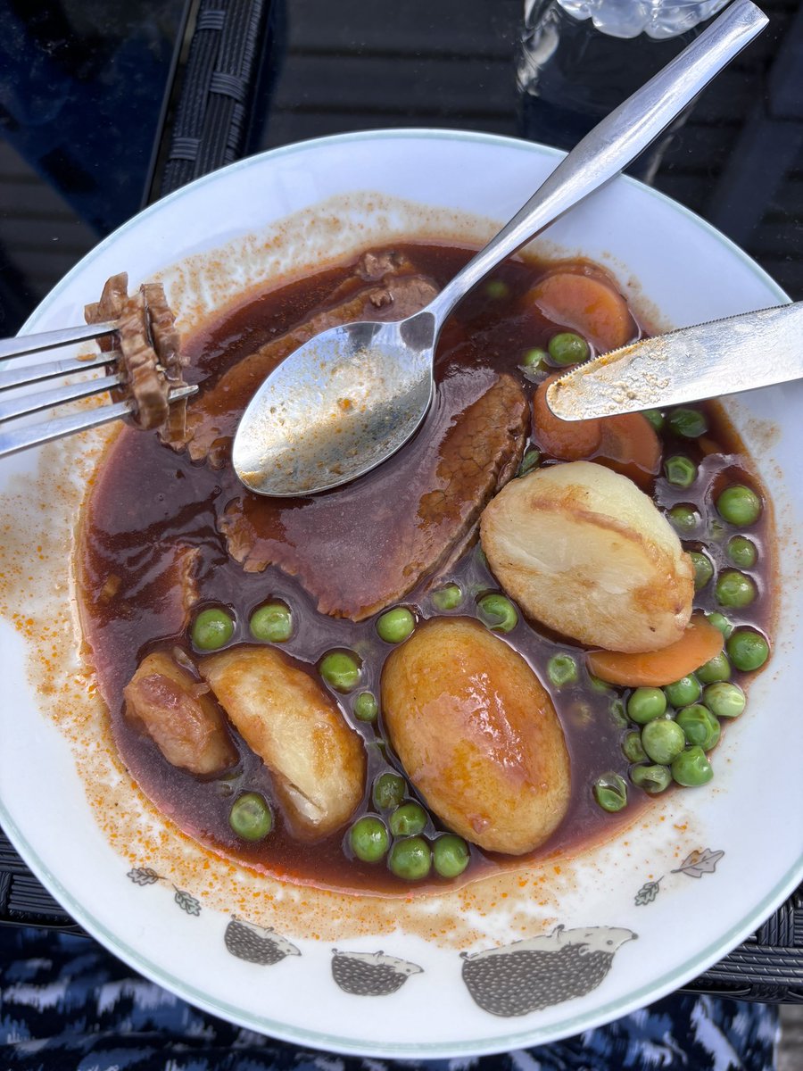 b3th_bod's tweet photo. @marksandspencer thought this was a roast beef dinner soup! https://t.co/TqfdrnWIlm