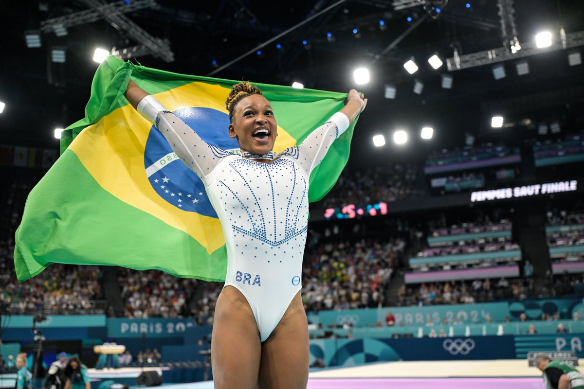 gymnastics's tweet photo. Back on that podium once again 🇧🇷

#Paris2024 | #Gymnastics https://t.co/gFZxxBr2kY