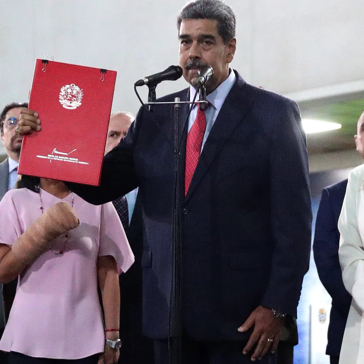 #ULTIMAHORA (ACTUALIZACIÓN 11:30AM)

Países que ya reconocen los resultados electorales en Venezuela🇻🇪:

🇵🇸Palestina
🇨🇳 China 
🇷🇺 Rusia 
🇮🇷 Irán 
🇶🇦 Qatar 
🇨🇺 Cuba 
🇭🇳 Honduras 
🇧🇴 Bolivia 
🇳🇮 Nicaragua
🇷🇸 Serbia
🇧🇾 Belarús
🇩🇿 Argelia
🇧🇫 Burkina Faso
🇰🇵 República Democratica
