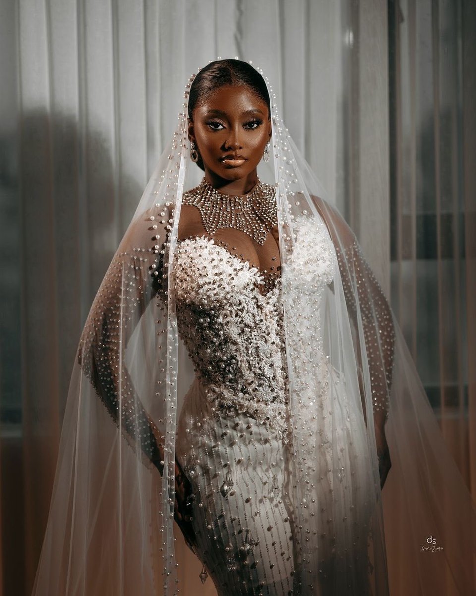 thefunkeoguns's tweet image. Hi,😊 I am Oluwafunke Ogunsanya. Also known as Funke the Muse. I’m a MODEL, I’ve got quite a pretty gallery. Here’s a thread of  few of my pictures. Please help retweet. Another time putting my work out here 🥺 mo ti soro soke!!!