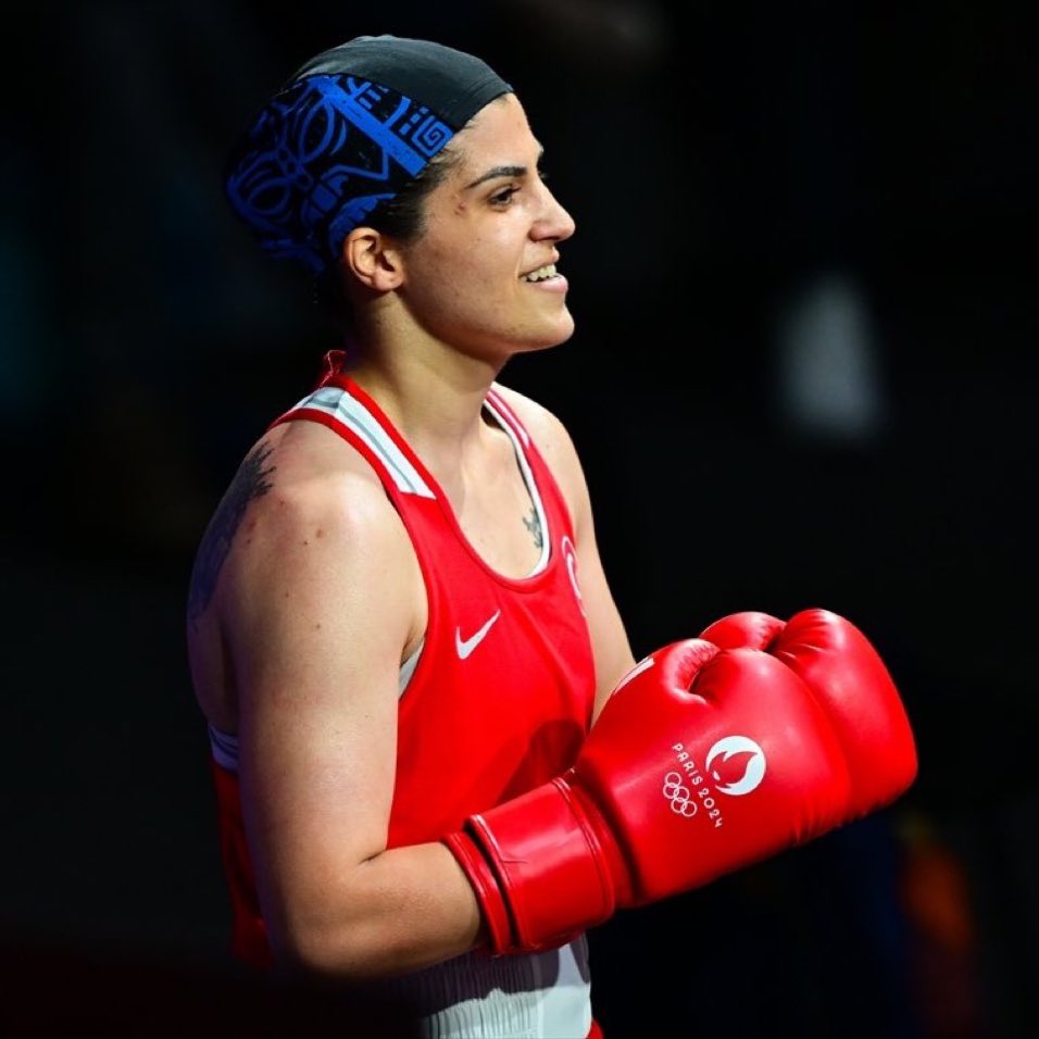 erkeğe karşı dövüştü yenildi ama bizim gönlümüzde şampiyonsun Olimpiyatların ve Batının rezilliği deriz geçeriz #BusenazSürmeneli