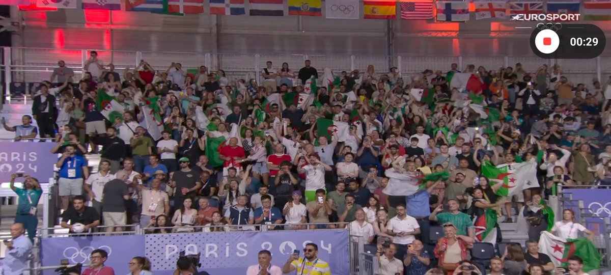 Kamel31001's tweet photo. الشعب 🇩🇿 حاضر
🥊#imene https://t.co/0n8o3zIr59