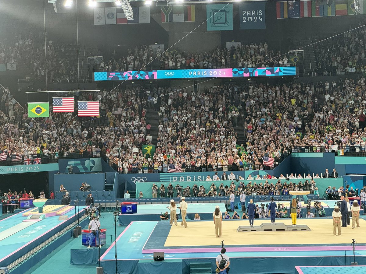 Yeah! 🇺🇸🥇🥉<a href="/Simone_Biles/">Simone Biles</a> and <a href="/jadeacarey/">Jade Carey</a>