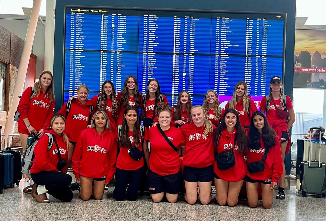 The U19 Women’s Field team is back in action today at 12pm vs Manitoba, and 4pm vs Alberta! 

Watch here &gt;&gt; youtube.com/@redriverstrea…