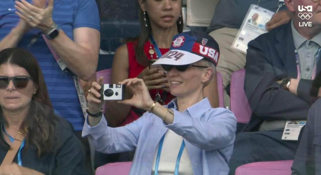 “You’re doing amazing sweetie” #USWNT