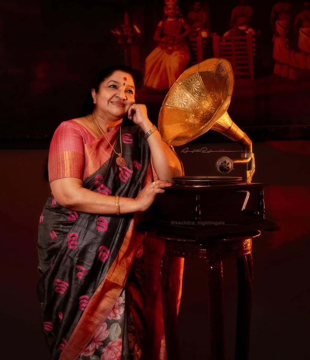 FeminaIndia's tweet photo. Congratulations!
The Filmfare Award for Best Playback Singer (Female) - Malayalam goes to #KSChithra for #MuttatheMulla from #JawanumMullappoovum at the #69thSOBHAFilmfareAwardsSouth2024 with Kamar Film Factory.

@SobhaLtd @PregaNews @edelweisslife1 https://t.co/iacusO7fUd