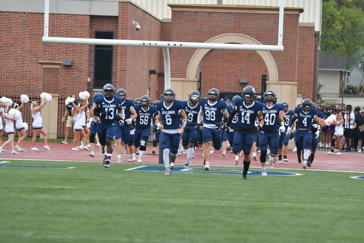 🏈 COUNTDOWN TO CAMP ...
⏳ 3 DAYS

🗣️ Coach Patrick Daberkow: "We’ve got a veteran group of leaders. It’s been so refreshing to have them in the locker room leading the team. Any time you have a player-led team, it’s going to go farther than when you just have a coach standing