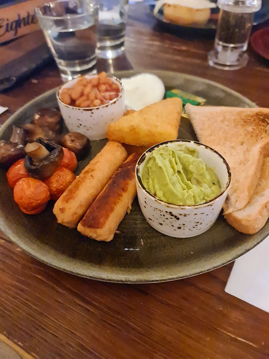 Hi <a href="/cate_a_moore/">Cate Moore</a> a vegetarian breakfast at kitchen and coffee for your #GoodNewsSaturday along with a catch up with a friend and a wander around the shops.
