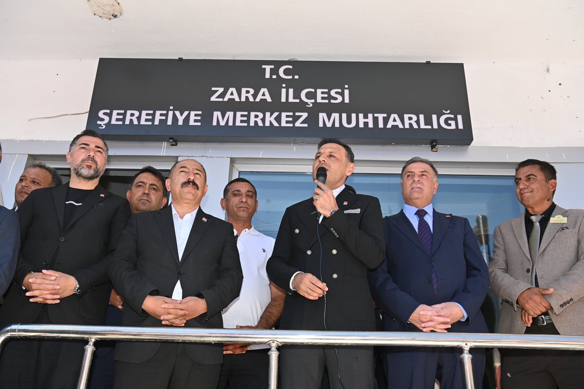 Gittiğimiz her yerde bizleri coşkuyla karşılayan hemşehrilerime yürekten teşekkür ederim.

Zara Şerefiye Merkez Muhtarlığı yeni hizmet binasının açılışını, değerli muhtarımız Nurettin Aslan, Sivas İl Başkanımız Gazi Doğan, parti yöneticilerimiz ve Şerefiyeli hemşehrilerimiz ile