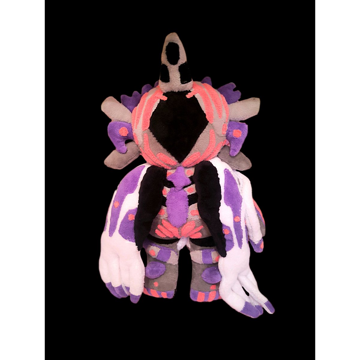 Poockachou's tweet photo. 🎀 Peluche Sevagoth ! 🧸 🎀 
Création d'un personnage issu de l'univers de 🍓 Warframe 🍓 !  #plushie #handmade #sevagoth #warframe https://t.co/VIIMqxuBYo