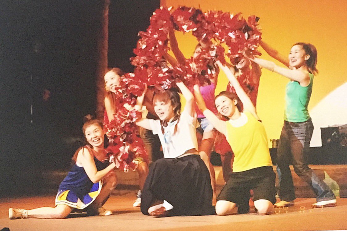 mica_tyontyon's tweet photo. 今日は20年前の旗揚げ当時のメンバーが観に来てくれて激アツDAYでした。
今はものすごいたくさんの仲間やスタッフさんに支えられているけど、20年前は本当にキャスト+Dukattiだけでスタートしたの。若さと根性武器にがむしゃらに走ってた夏がついこの間のようだけど20年だって😂感慨深過ぎ🥹
#PD20th https://t.co/OnQB87NlfL