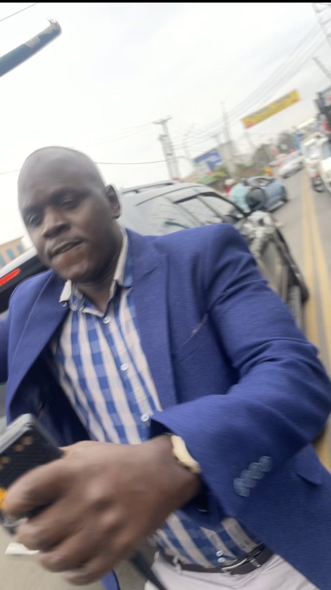 <a href="/ibraden03/">Ibrahim Aden</a> <a href="/Honeyfarsafi/">Hanifa 🇵🇸 🇸🇩 🇨🇩 🇰🇪</a> @ahmedsalims <a href="/FGaitho237/">Francis Gaitho</a> <a href="/C_NyaKundiH/">Cyprian, Is Nyakundi</a> This guy right here threatened Aden and assaulted the boda guys that were supporting Aden. 
Tumtafute
