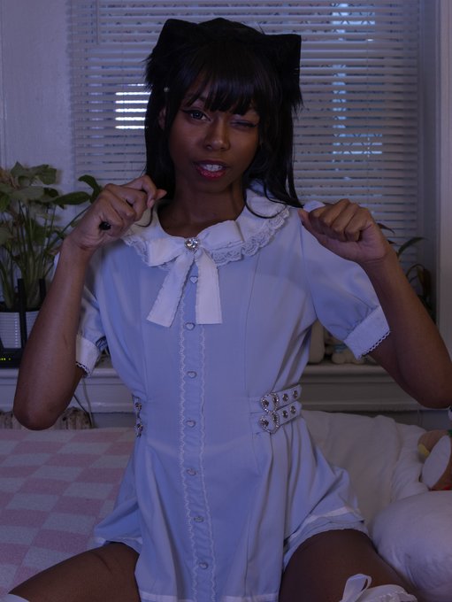 Join Elviecord! We chill out in vc most of the time and I give announcements and a preview for content