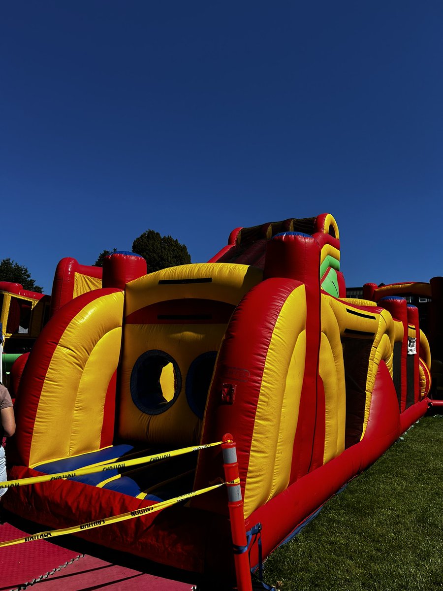 TheEagle973's tweet image. #ComoxNauticalDays are back! Check out Comox Marina Park all weekend for family fun! A Giant Artisan Market, a Kids Zone, Food Trucks, Live Music, Sail Boat Races and more. - Jake #ComoxBC #BCLongWeekend #FestivalWeekend #CourtenayBC