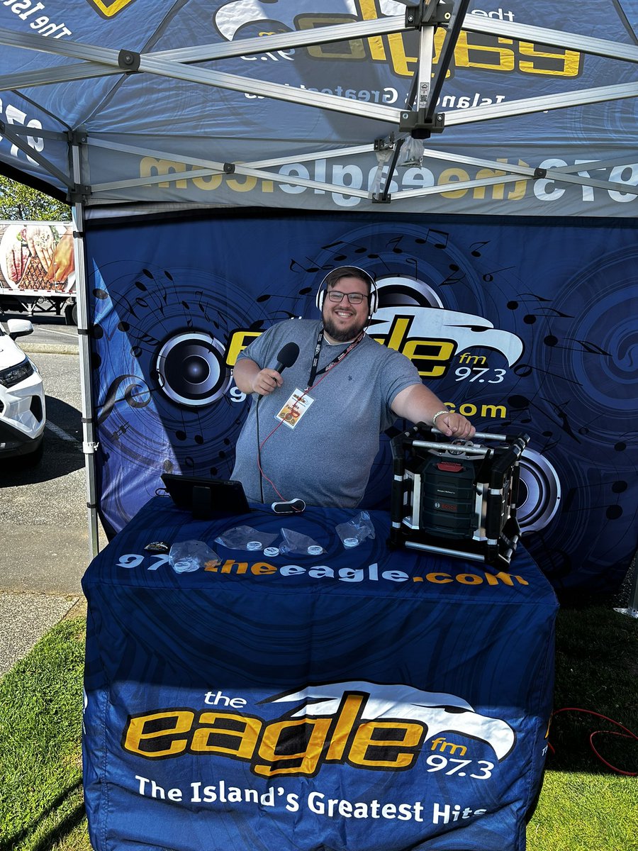 TheEagle973's tweet image. #ComoxNauticalDays are back! Check out Comox Marina Park all weekend for family fun! A Giant Artisan Market, a Kids Zone, Food Trucks, Live Music, Sail Boat Races and more. - Jake #ComoxBC #BCLongWeekend #FestivalWeekend #CourtenayBC