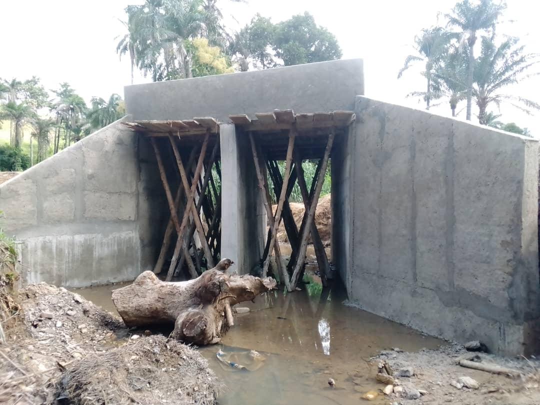 AtiotaTouni's tweet image. Pour donner de l'eau potable à nos populations dans un quartier enclavé du village d'#Amondé à #Défalé, la mairie a réalisé un dalot. 
Nous avons reçu la visite des contrôleurs (TP, Contrôleur financier, trésorier de la préfecture, ). 
@2Doufelgou @EchosCommunesTg @fct228